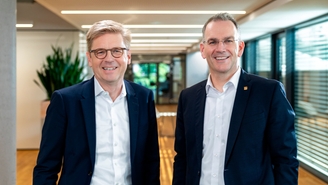 SICK公司首席执行官Mats Gökstorp博士和Endress+Hauser集团首席执行官Peter Selders博士。