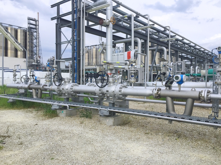 Two Promass Q Coriolis flowmeters from Endress+Hauser in a pipeline