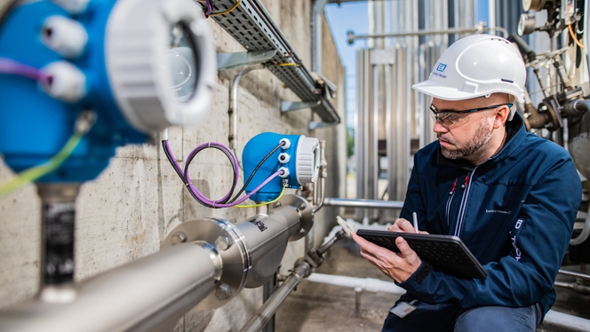 Tablet-based maintenance in the field