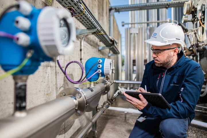 Tablet-based maintenance in the field