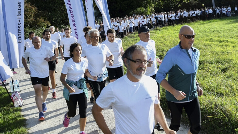 Endress+Hauser employees take part in the Endress+Hauser Water Challenge.