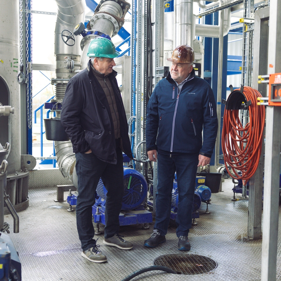Biodiesel production process: stable operation with integrated measurement technology