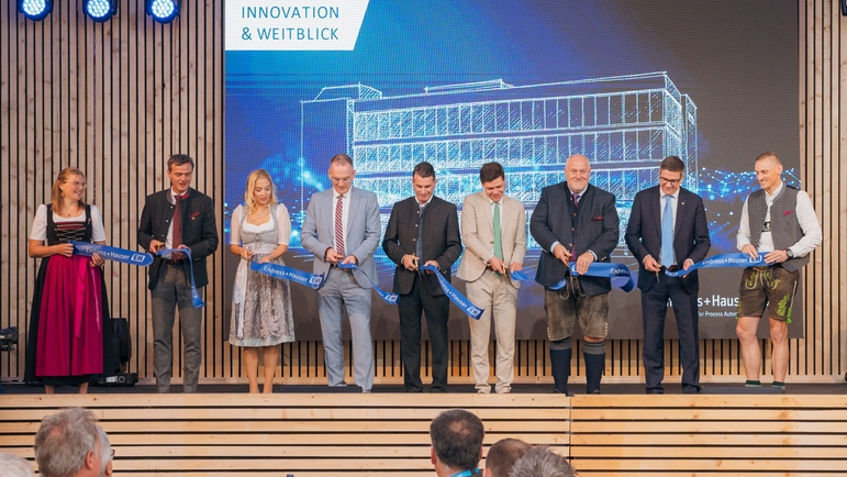 Inauguration of the new Endress+Hauser Temperature+System Products building.
