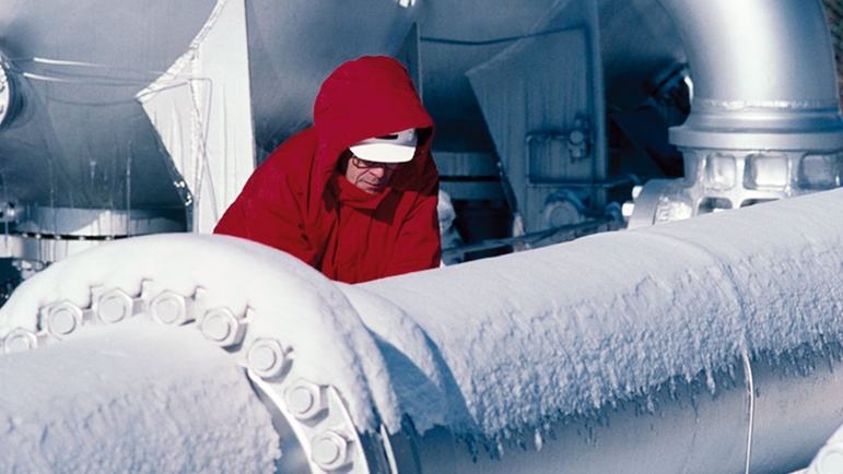 Gas pipeline with snow and ice Gas pipeline with snow and ice