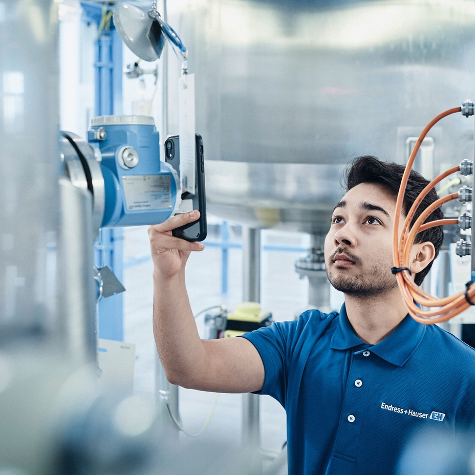 Dynamic installed base analysis: asset scanning