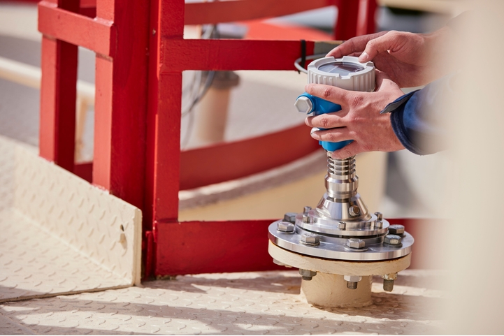 Micropilot mounted on high silo
