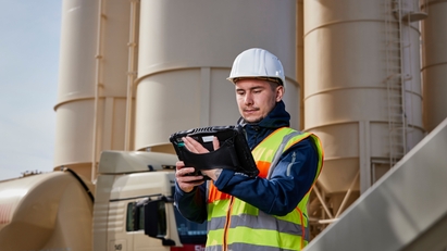 80 GHz radar sensor Micropilot with remote access