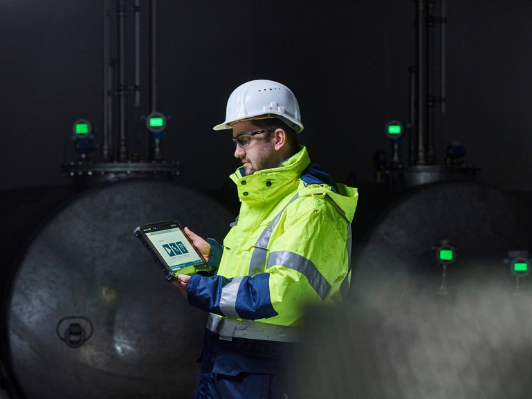 Micropilot for chemical applications and the oil & gas industry