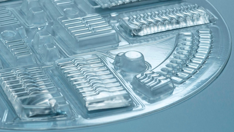 Microfluidic structures to reliably automate complex liquid handling.