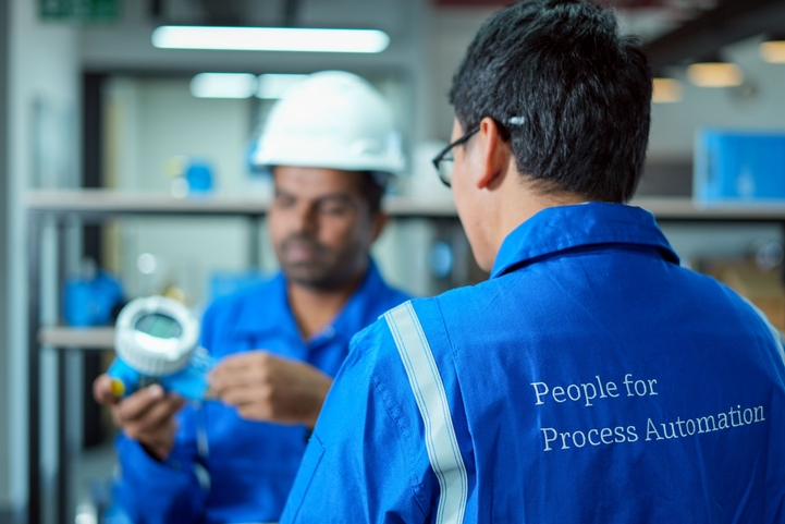 Service team at Endress+Hauser Qatar office